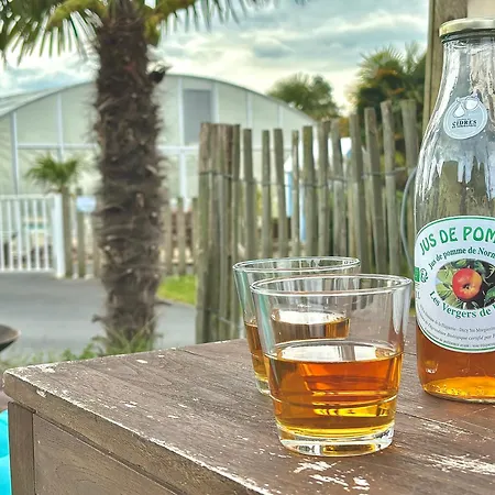 Bord De Franceville *